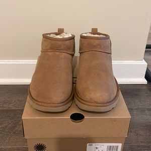 Ugg mini boot